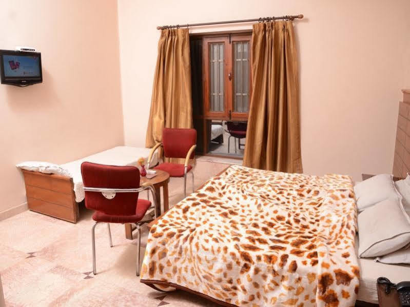 Capital O 10953 Dayal Lodge - A Boutique Hotel Agra  Dış mekan fotoğraf